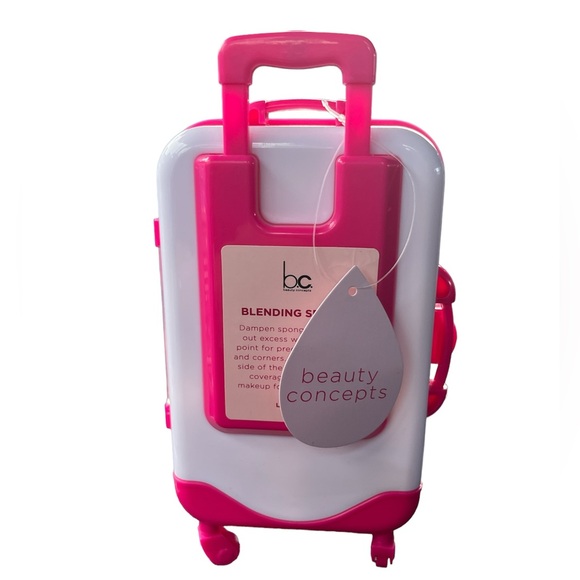 Beauty concepts 4 blending sponges with mini luggage carry case - Picture 3 of 3